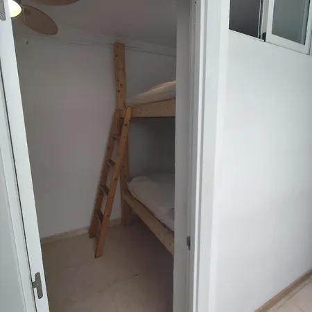 La Ventana Azul Surf Hostal *