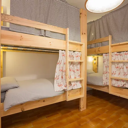 La Ventana Azul Surf 호스텔 *