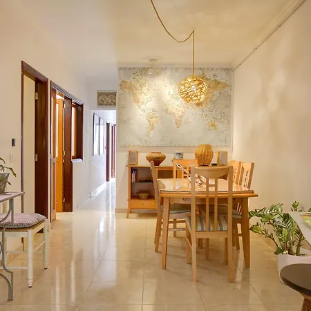 La Ventana Azul Surf 호스텔 *