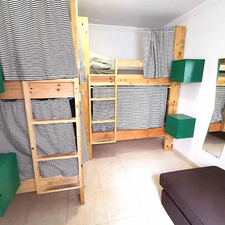 La Ventana Azul Surf Hostel *