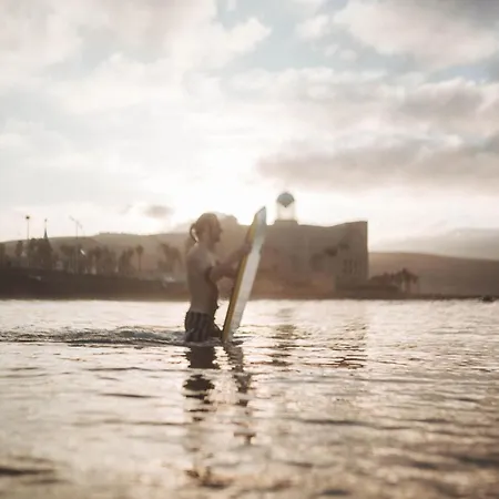 La Ventana Azul Surf بيت شباب *