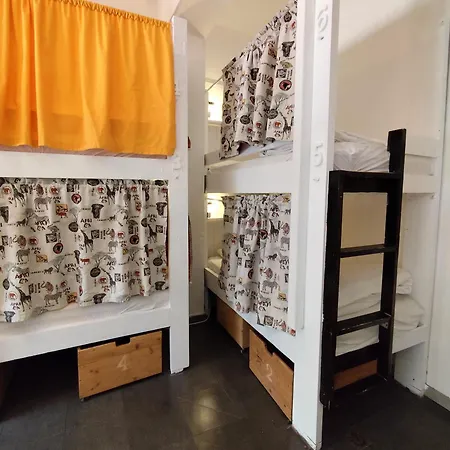 La Ventana Azul Surf بيت شباب *