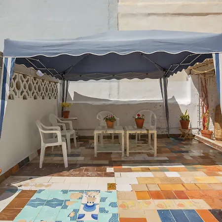 بيت شباب La Ventana Azul Surf *